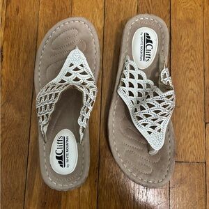 Cliffs by White Mountain Wedge Sandals